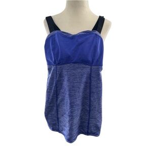 3/25🙂 Lululemon workout tank w built in bra. Adjustable straps. Size XS